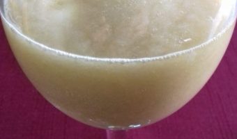 Zumo de apio, manzana y pera