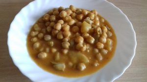 potaje de garbanzos con sepia
