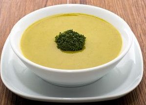 crema de brócoli y guisantes
