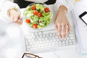 comer en la oficina