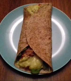 fajitas de atún con mayonesa de aguacate