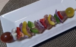 brochetas de pescado