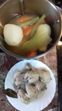 caldo de pollo reconstituyente