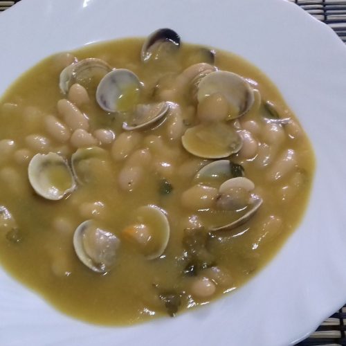judías blancas con almejas