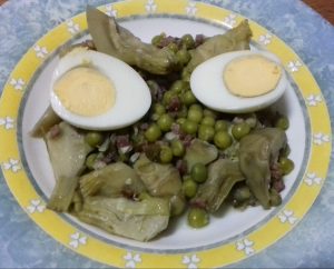 alcachofas con guisantes y jamón