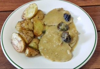 Filetes de lomo con ciruelas