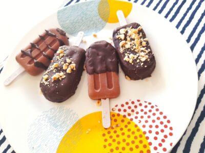 Helados de chocolate y avellanas
