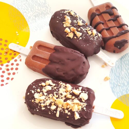 Helados de chocolate y avellanas