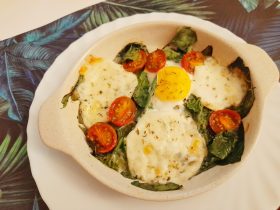 Huevos con espinacas y mozarella