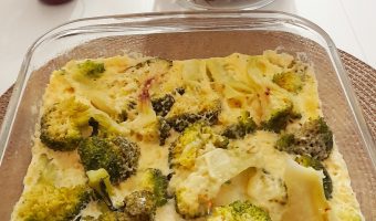 Pastel de brócoli con queso en microondas