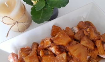 Tacos de salmón y piña