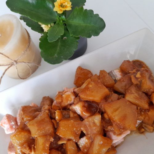 Tacos de salmón y piña