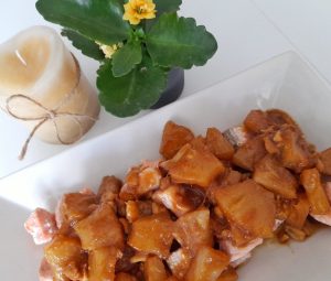 Tacos de salmón y piña