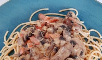 Espaguetis con salmón ahumado