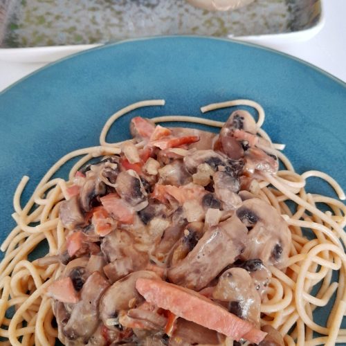 Espaguetis con salmón ahumado