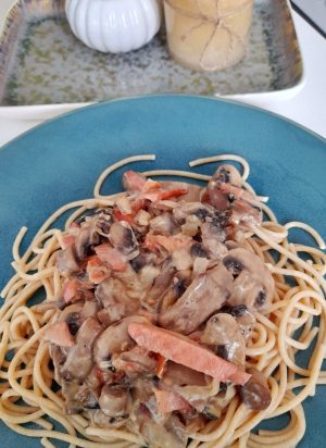 Espaguetis con salmón ahumado