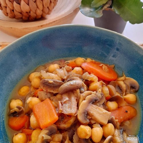 Garbanzos con champiñones y dátiles