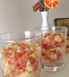 Vasitos de granada, queso y manzana