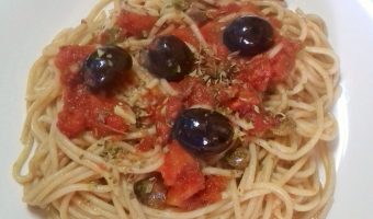 Pasta con boloñesa de soja texturizada