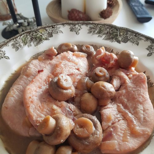Filetes de pavo con champiñones