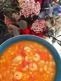 Alubias con sepia y gambas